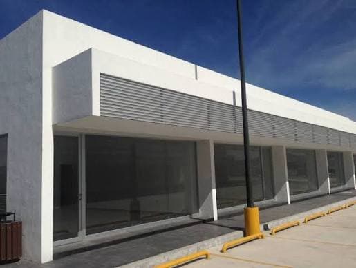 Locales comerciales — Locales, oficinas y edificios en zonas de alto tránsito.